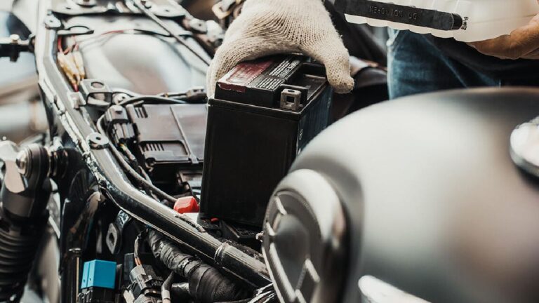 Motor Aküleri: Motosikletiniz için Doğru Akü Nasıl Seçilir?